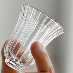 條紋玻璃高腳杯